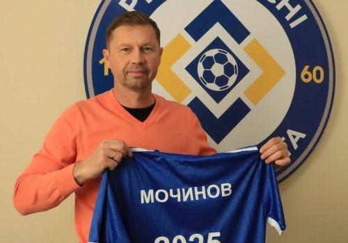 Mochinov is the head coach of Neftchi.